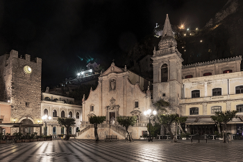 Nächtliche Stadt / ...