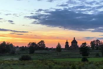 Old Church / ***