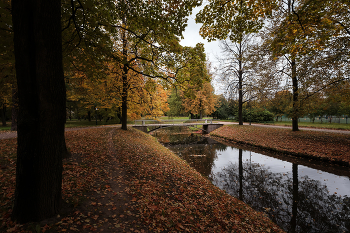 Im Herbst des Parks ... / ***