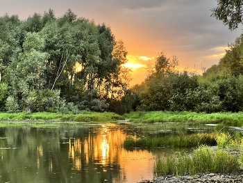 Herbst-Sonnenuntergang / ***