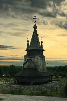 Kirche St. Nikolaus / ***