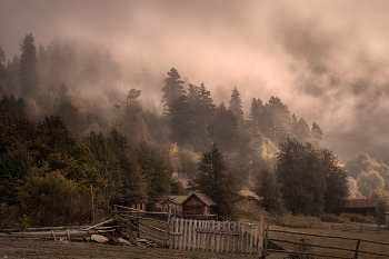 Morning In The Autumn Svaneti Mountains / ***