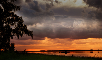 Sonnenuntergang auf dem See / ***