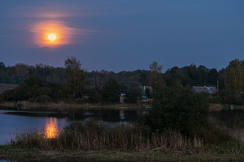 Full Moon / ***