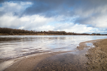 Am Fluss / ***