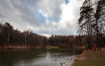 Im Herbst des Parks ... / ***