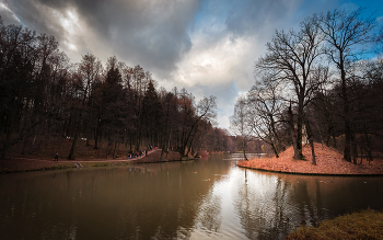 Im Herbst des Parks ... / ***