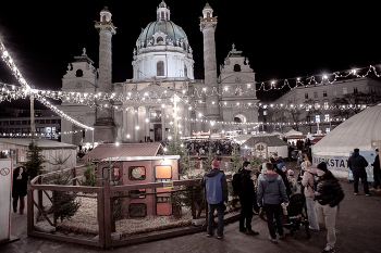 Vienna-before Christmas / ***