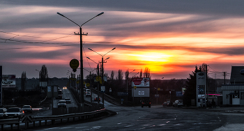 Sonnenuntergang über der Stadt / ***