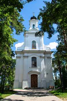 Heilig-Kreuz-Kirche / ***