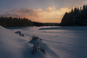 Frostiger Sonnenuntergang / ***