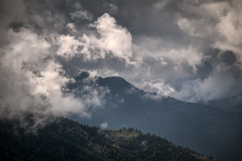 Clouds Over Goderdzi Valley / ***