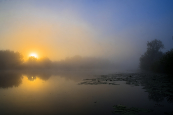 Bei Sonnenaufgang. / ***