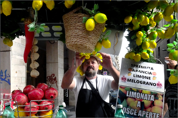 Through the streets of Naples / ***