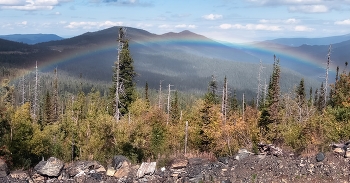 Rainbow in den Bergen / ***