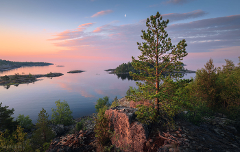 Sonnenaufgang auf dem Ladoga-See / ***