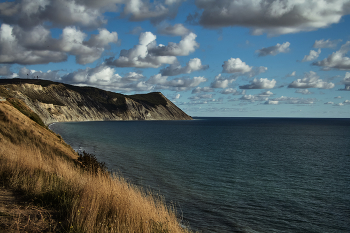 Unter den Wolken / ***