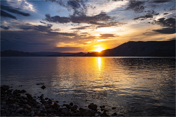 Das Schwarze Meer Sonnenuntergang / ***