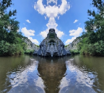 UniEagle / Spiritul vulturului apare în dar de la minunata natură înconjurătoare.