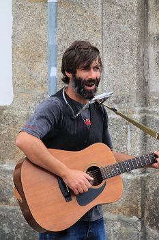 Busker / ***