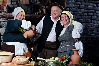Medieval kitchen / ***