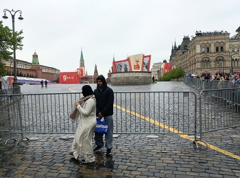 Red Square / ***