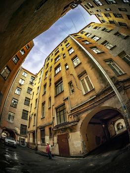 Courtyard / ***