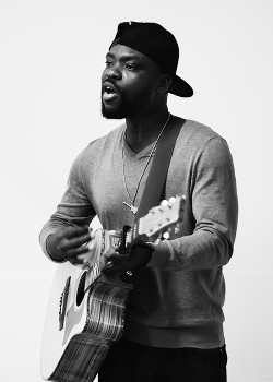 Busker / ***