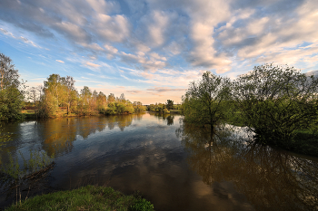 Spring flood / ***