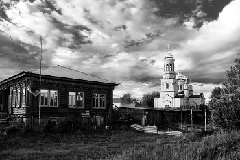 Temple ... / ***