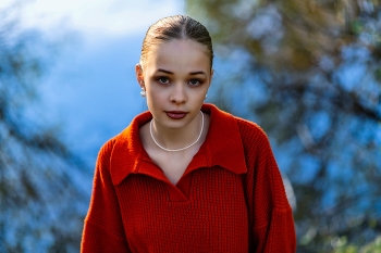  / ***