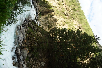 Mountain Fluss / ***