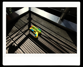 POLAROID / ***