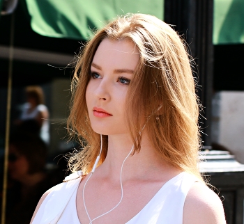 Julia / ***