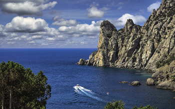Blue Bay / ***