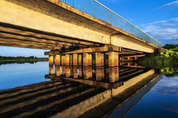 Unter der Brücke / ***