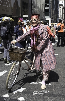&nbsp; / New York bonnet parade