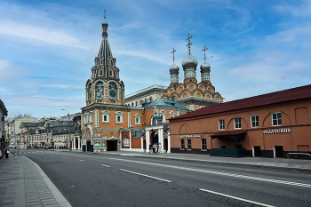 Kirche St. Gregor in Neokesariyskogo Derbitsah / ***