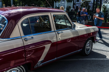 Retro / ***