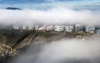 Stadt im Nebel / ***