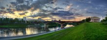 Panorama der Sonnenuntergang über dem Kirow-Brücke / ***
