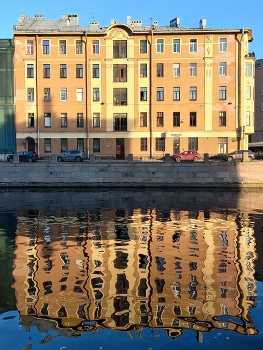 St. Petersburg / ***
