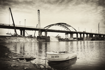 Alt-neue Brücke / ***