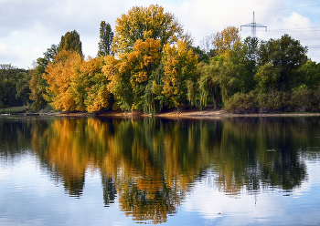 Oktober / ***