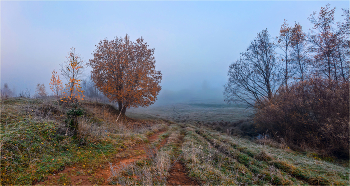 Oktober / ***
