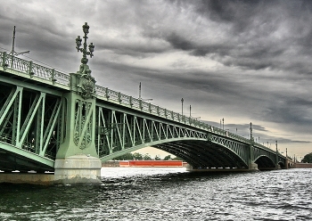 Trinity Bridge / ***