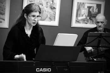 Musik gebunden uns / ***