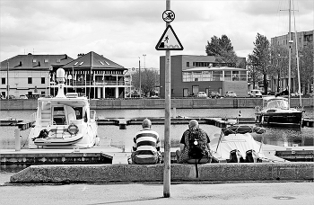 &nbsp; / ..................................................