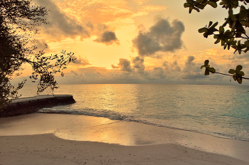 Ein ruhiger Abend am Meer / ***