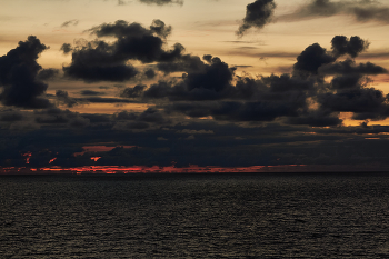 Himmel in Flammen / ***